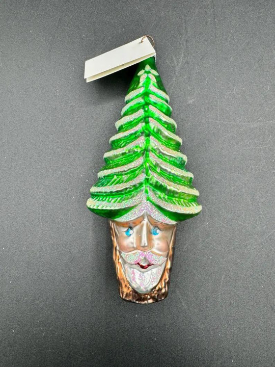 🎄🎅Festive Pine Tree Santa Ornament!