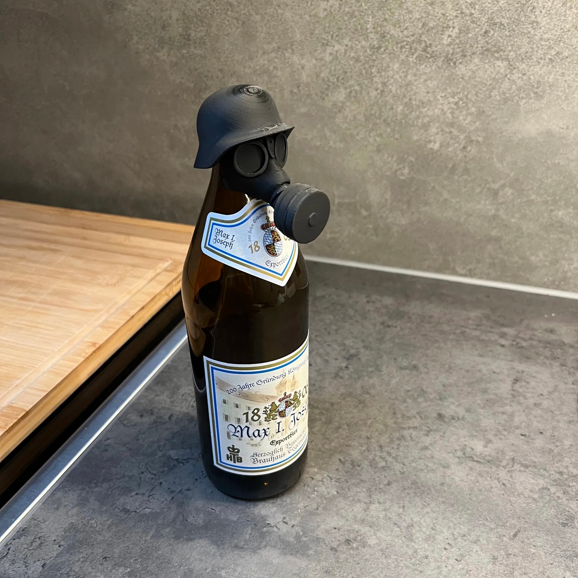 🔥Letzter Tag 50% RABATT -🪖Gasmaske Bierflaschendeckel