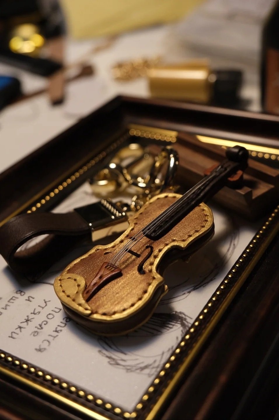 🔥Hot Sale 49% OFF🎁Crafted Leather Violin & Cello Keychain🎻