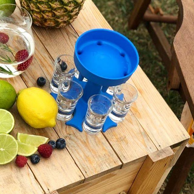 🔥HOT SELLER🔥6 Shot Glass Dispenser and Holder/Carrier Caddy Liquor Dispenser Party Gifts Drinking Games Shot Glasses Get The Party Started Faster!