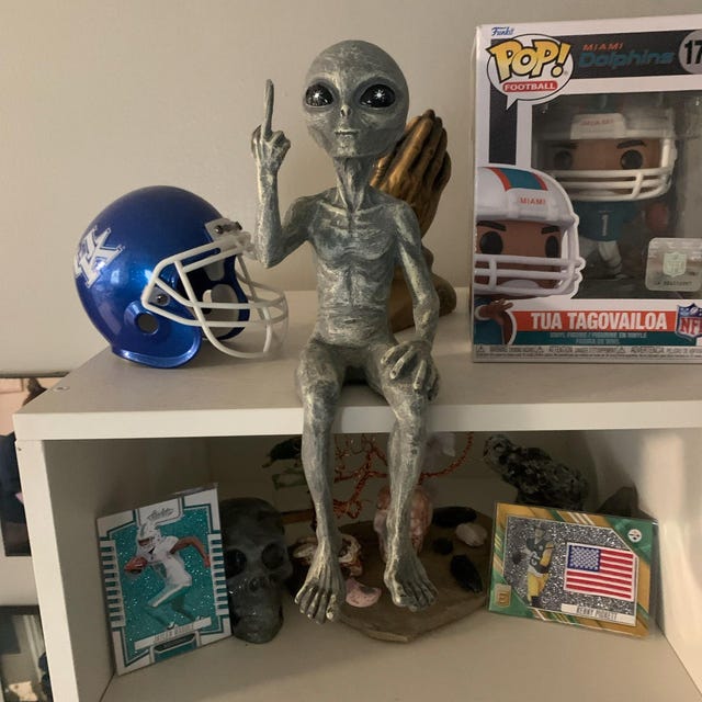 👽Rude Alien Statue