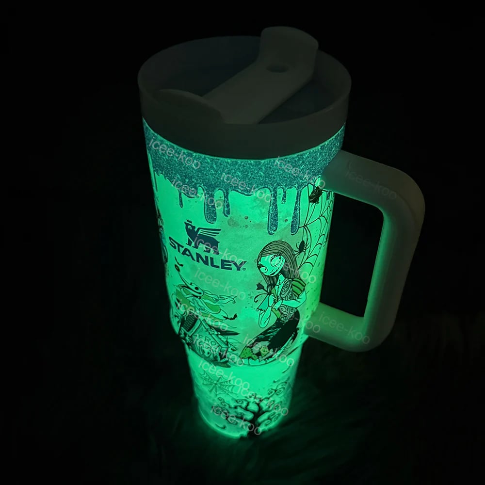 🎁 The Ultimate Halloween Gift: Sally x Jack Skellington 40oz Tumbler 💀✨