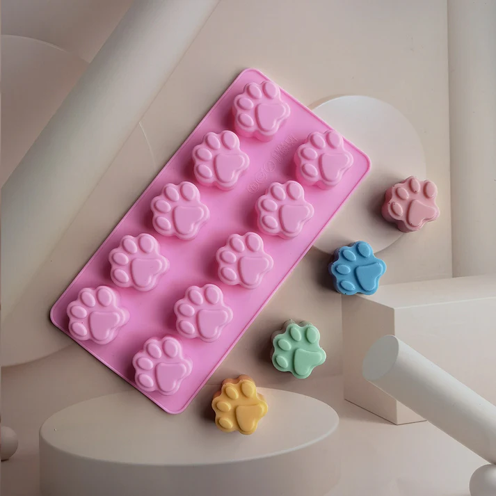 <strong>🏖️Summer Sale - 50% OFF</strong> 🐾Paw & 🦴Bone Silicone Dessert Molds