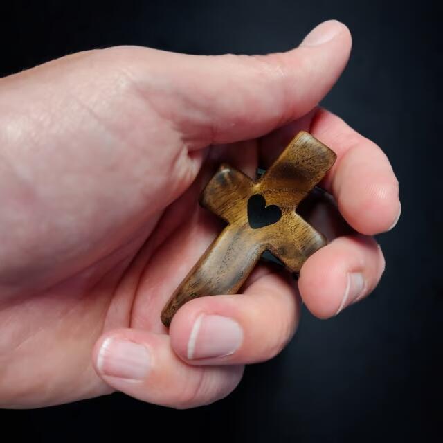 ✝️100 % handgefertigtes Holzkreuz „Mein Herz